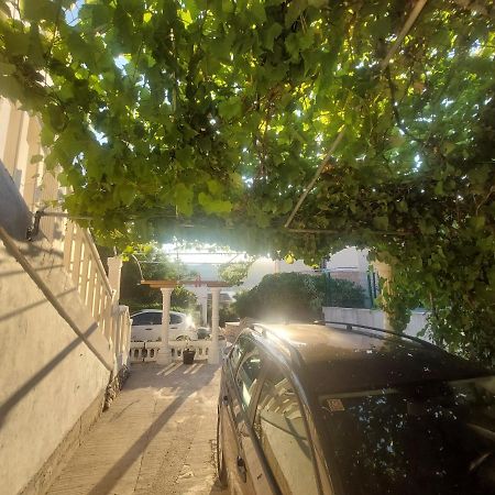 פג Studio Apartment Iva - 50 M From The Sea-Balcony מראה חיצוני תמונה